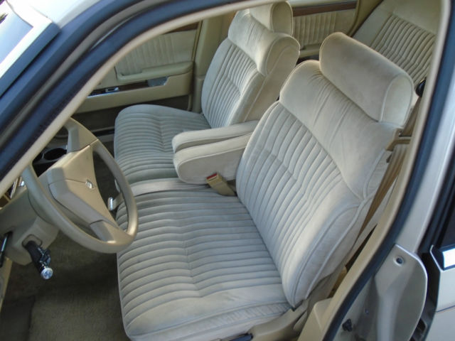 1989 Chrysler New Yorker Base Sedan 4-Door - photo 12
