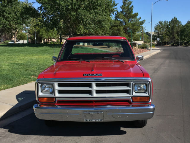 1989 Dodge Other Pickups DODGE LONG BED RED D100 V8 318 1989 - photo 2