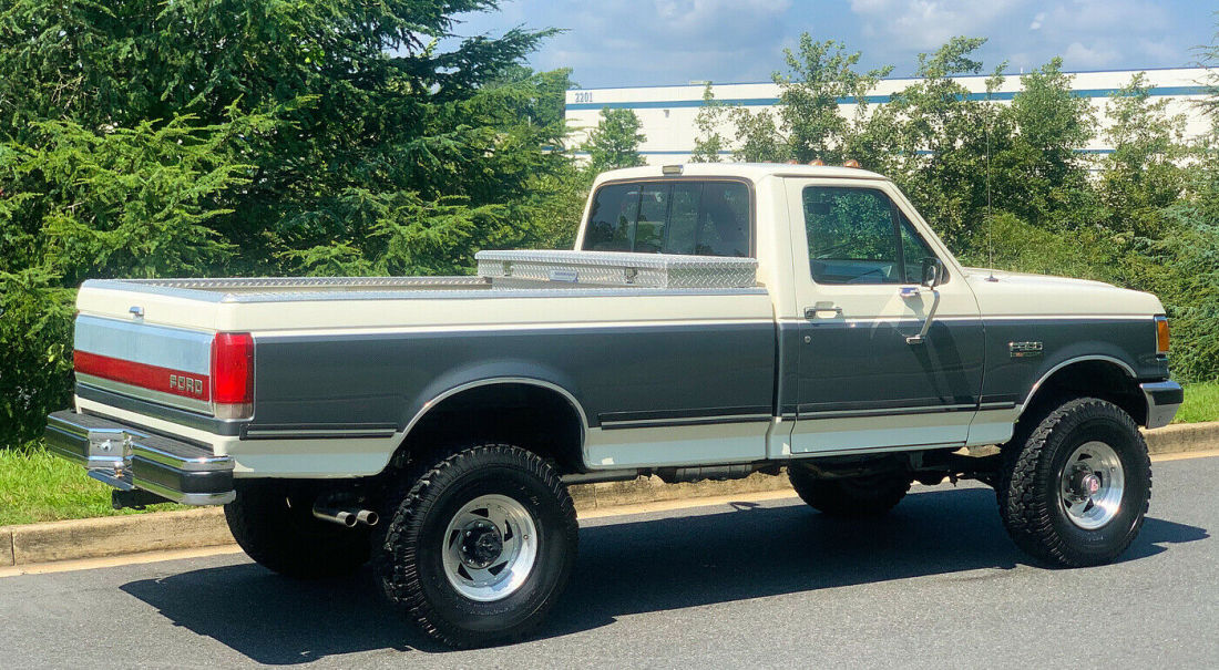 1989 Ford F-350 No Reserve!1989 XLT Lariat 4X4 93k Miles Inspected - photo 4