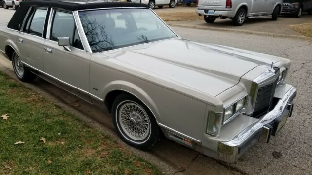 1989 Lincoln Town Car Signature - photo 3