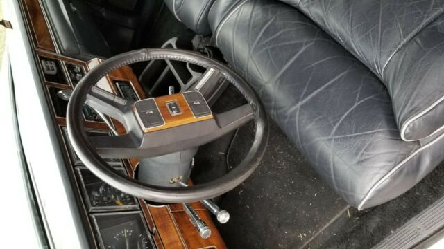 1989 Lincoln Town Car Signature - photo 8