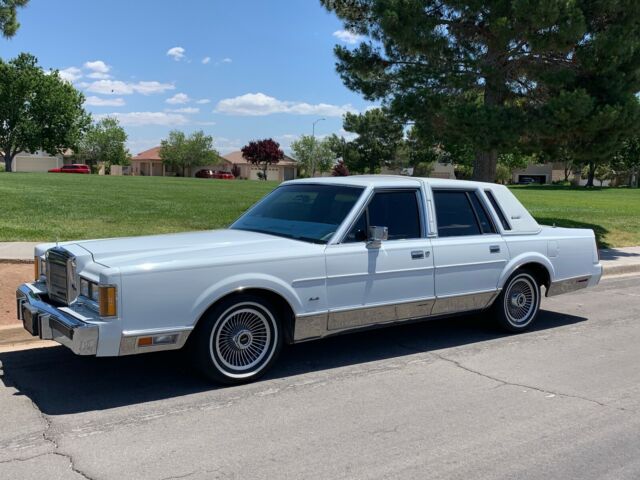 NO RESERVE 1989 LINCOLN TOWN CAR MINT 99K ORG MILES 1 FAMILY OWNED LIKE NEW 1989 Lincoln Town Car TOWNCAR