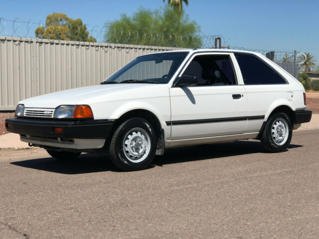 NO RESERVE 1989 Mazda 323 Hatchback 1989 Mazda 323 Hatchback Base