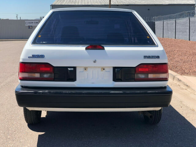 1989 Mazda 323 Hatchback Base - photo 3