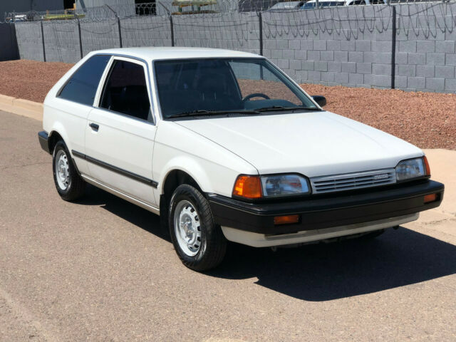 1989 Mazda 323 Hatchback Base - photo 4