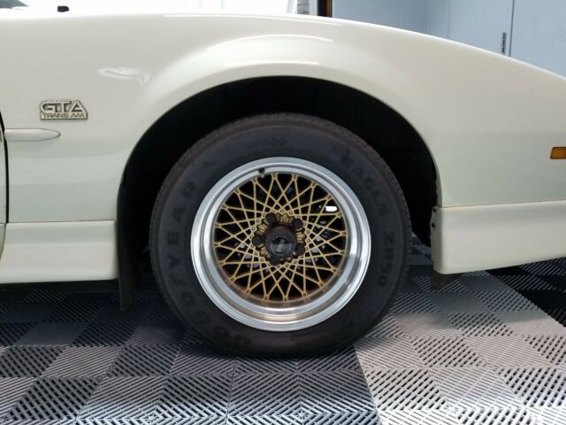 1989 Pontiac Trans Am GTA - photo 8