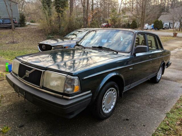 NO RESERVE!!! 1989 VOLVO 240 DL (LOW MILES CLEAN INTERIOR) 1989 Volvo 240 DL