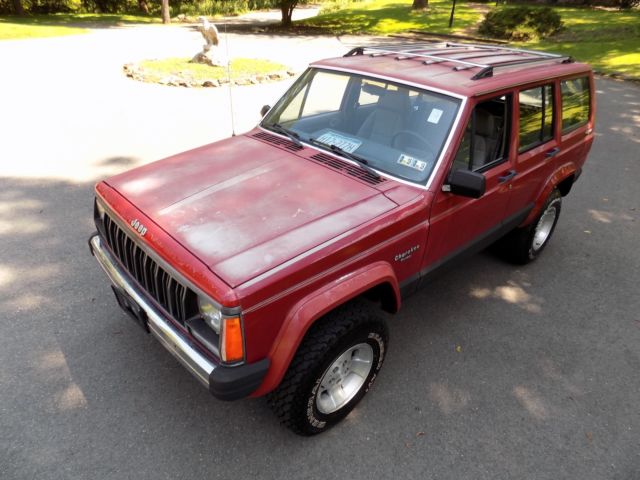 1990 Jeep Cherokee Pioneer 4-Door SUV - photo 10