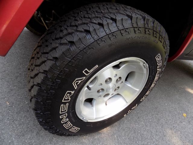 1990 Jeep Cherokee Pioneer 4-Door SUV - photo 11
