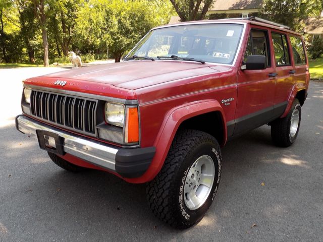 1990 Jeep Cherokee Pioneer 4-Door SUV - photo 8