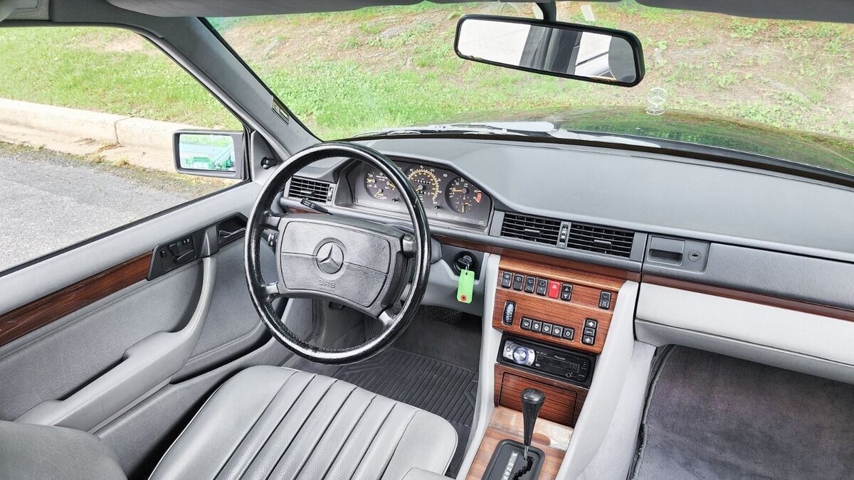 1990 Mercedes-Benz 300-Series NO RESERVE 1 OWNER LOW MILES LOOK!! - photo 8