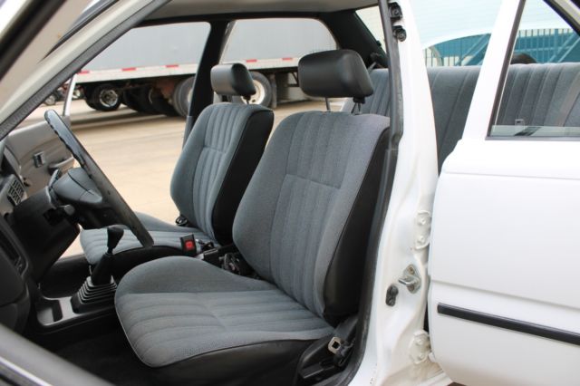 1990 Toyota Corolla NO RESERVE 83K MILES MANUAL TRANSMISSION - photo 4