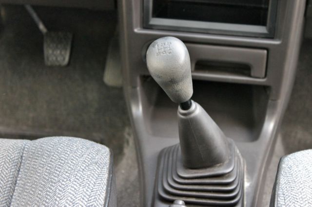1990 Toyota Corolla NO RESERVE 83K MILES MANUAL TRANSMISSION - photo 5