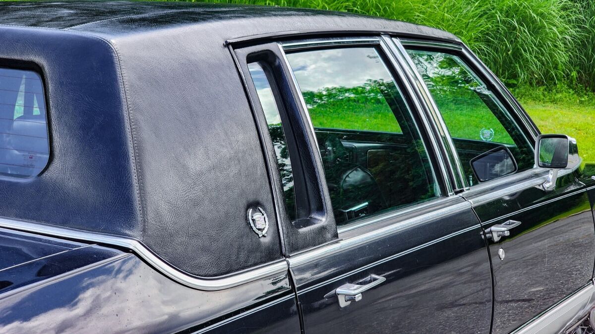 1991 Cadillac Fleetwood NO RESERVE BROUGHAM LOW MILES TRIPPLE-BLACK - photo 11