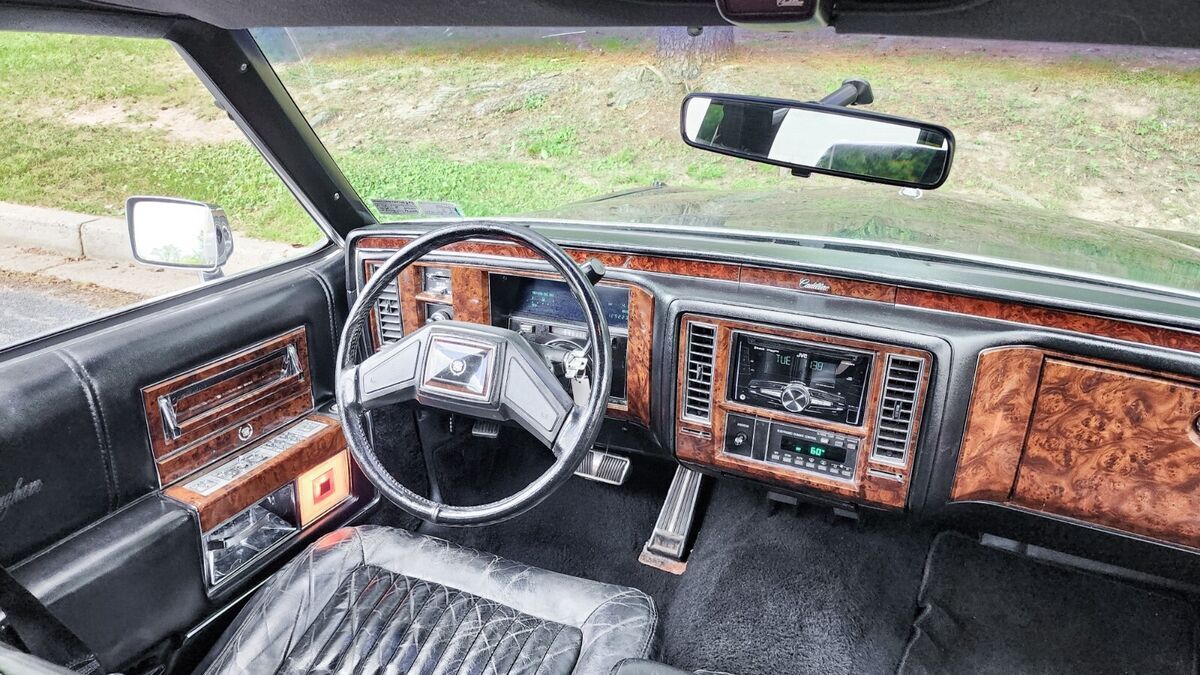 1991 Cadillac Fleetwood NO RESERVE BROUGHAM LOW MILES TRIPPLE-BLACK - photo 13