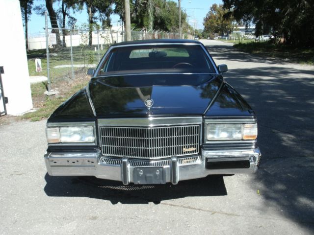 1991 Cadillac Brougham - photo 3