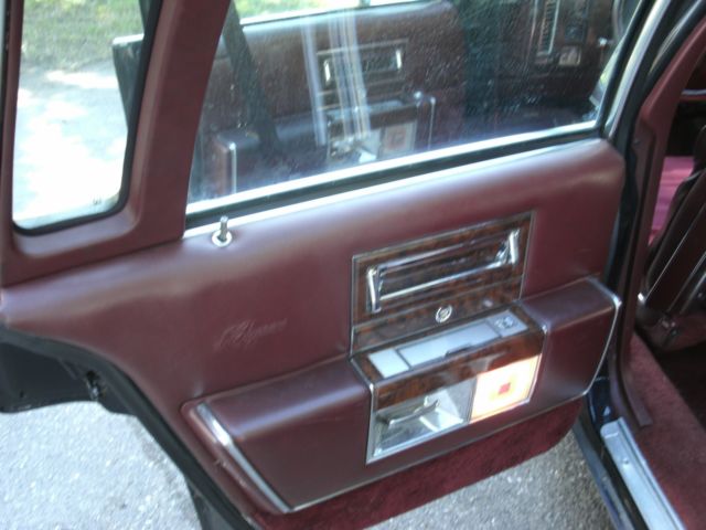 1991 Cadillac Brougham - photo 8