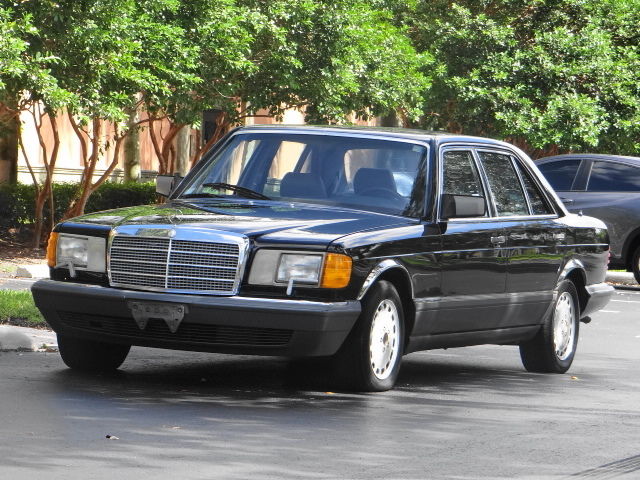 1991 Mercedes-Benz 400-Series