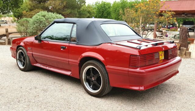 1991 Ford Mustang Convertible GT - photo 2