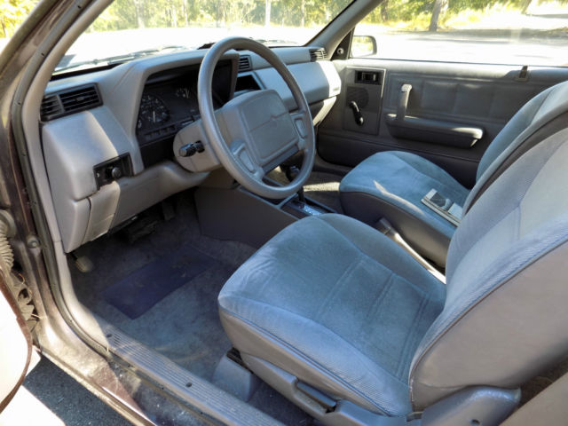 1991 Plymouth Sundance America Hatchback 2-Door - photo 12