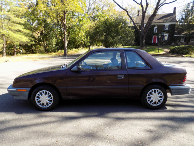 1991 Plymouth Sundance America Hatchback 2-Door - photo 2