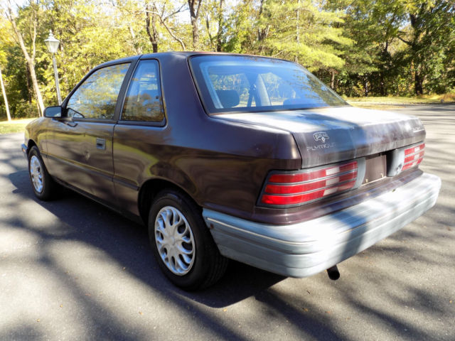 1991 Plymouth Sundance America Hatchback 2-Door - photo 3