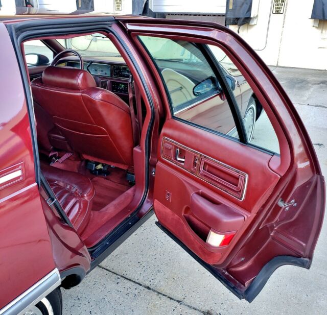 1992 Buick Roadmaster NO RESERVE 64K MILES CARFAX - photo 9