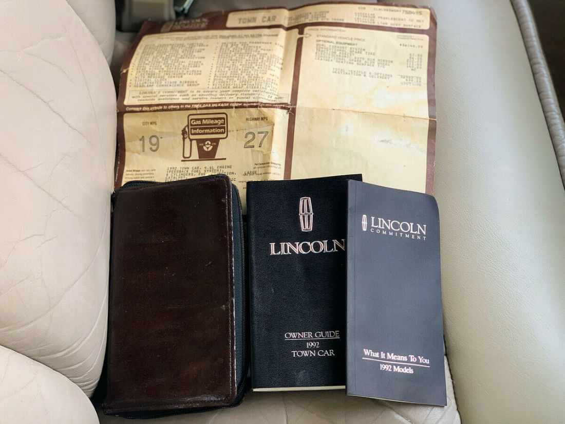 1992 Lincoln Town Car Cartier No Reserve! 63k Miles 1 owner - photo 5