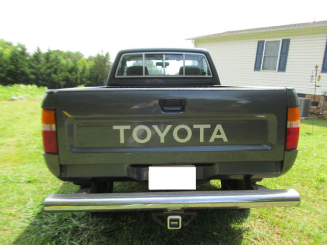 1992 Toyota Pickup NO RESERVE, Only 88,000 miles, Rare automatic - photo 5