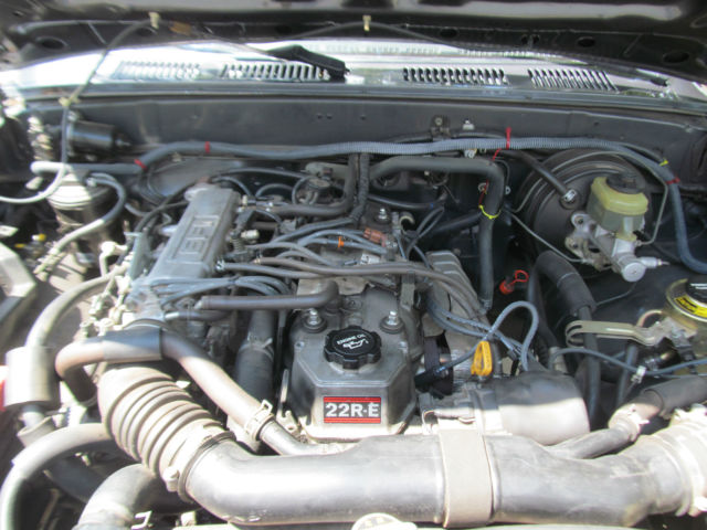 1992 Toyota Pickup NO RESERVE, Only 88,000 miles, Rare automatic - photo 7