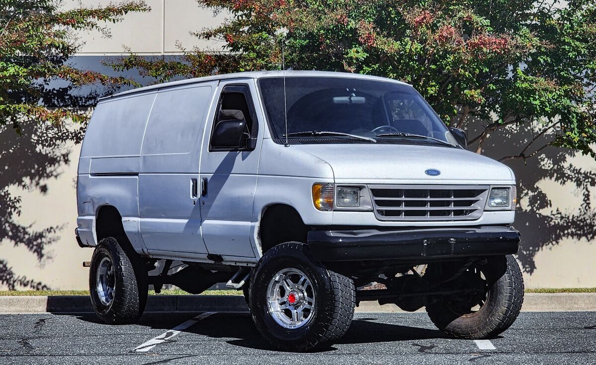 1993 Ford E-Series Van NO RESERVE QUIGELEY 4X4 LOW MILES LOOK!! - photo 3