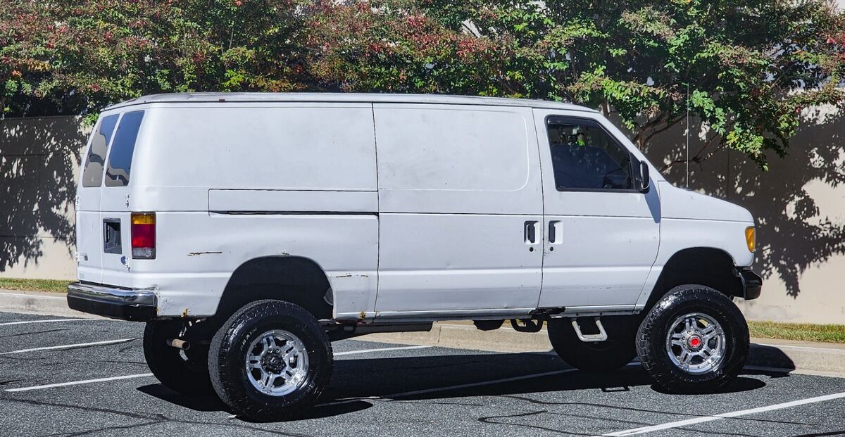 1993 Ford E-Series Van NO RESERVE QUIGELEY 4X4 LOW MILES LOOK!! - photo 4