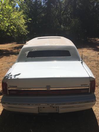 1993 Lincoln Town Car - photo 11