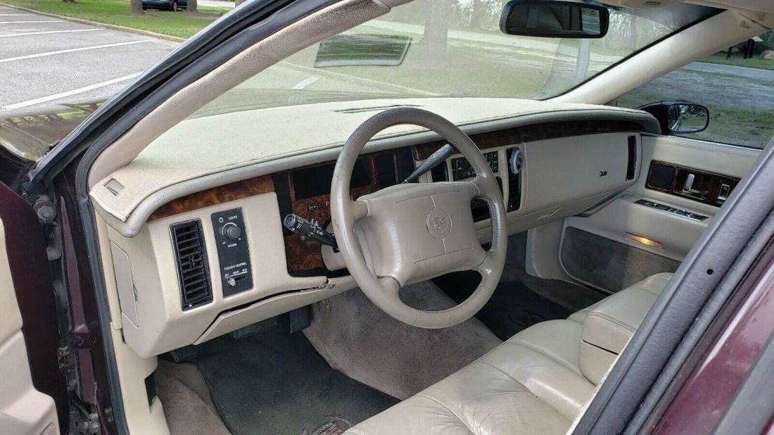 1994 Cadillac Fleetwood BASE - photo 11