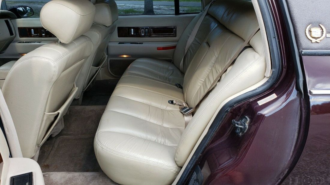 1994 Cadillac Fleetwood BASE - photo 13