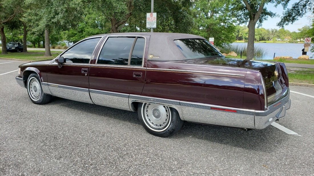 1994 Cadillac Fleetwood BASE - photo 7
