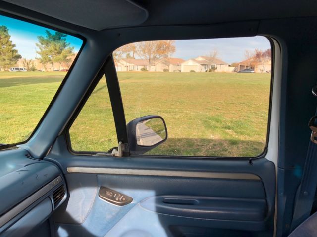 1994 Ford Bronco XLT - photo 9