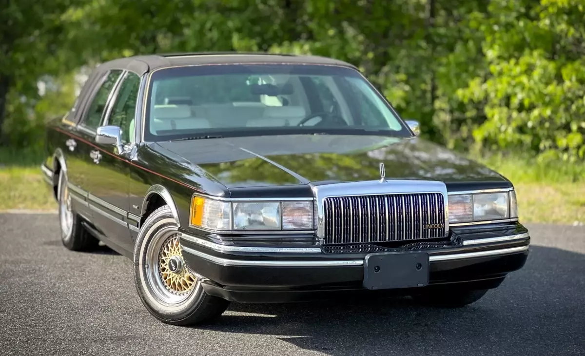 NO RESERVE 46K MILES LINCOLN TOWNCAR CADILLAC FLEETWOOD ELDORADO DTS CTS MARQUIS 1994 Lincoln Towncar NO RESERVE 46K MILES LINCOLN TOWNCAR