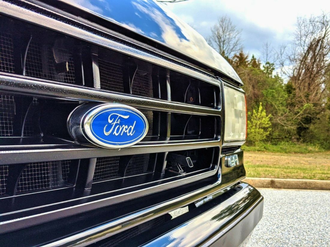 1991 Ford F-150 NO RESERVE 48K NITE EDITION 5.8L V8 VERY RARE LOOK - photo 3