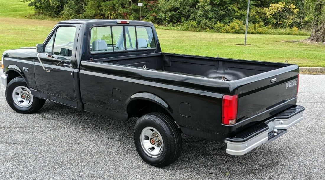 1994 Ford F-150 NO RESERVE 52K MILES 1 OWNER 4.9L I6 MUST SEE!!! - photo 2