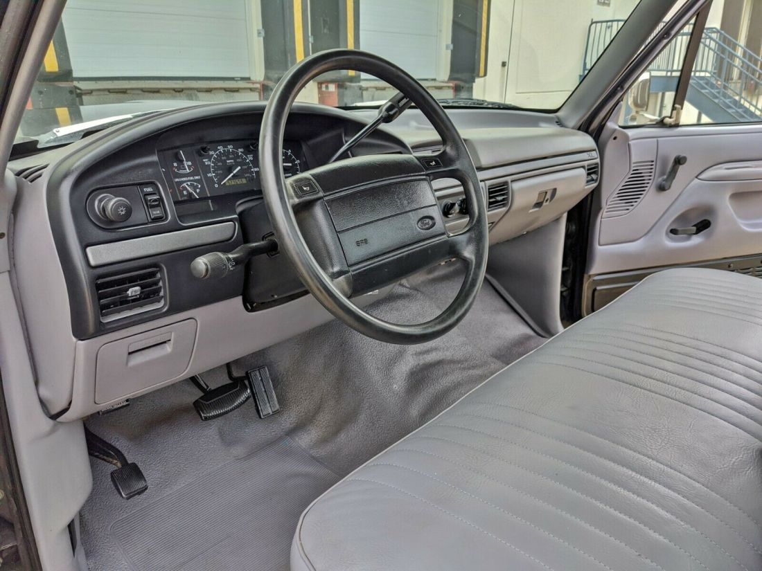1994 Ford F-150 NO RESERVE 52K MILES 1 OWNER 4.9L I6 MUST SEE!!! - photo 9
