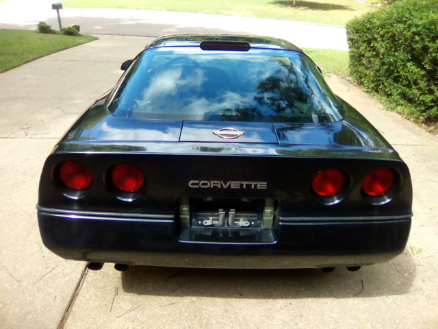 1990 Chevrolet Corvette Base Hatchback 2-Door - photo 4