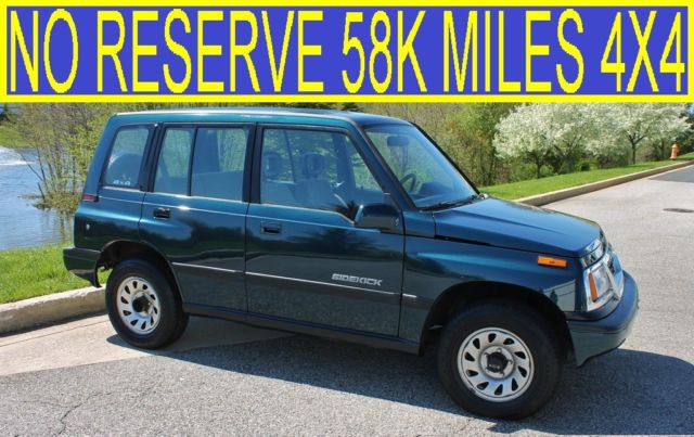 1995 Suzuki Sidekick NO RESERVE 58k miles Clean Carfax 4x4