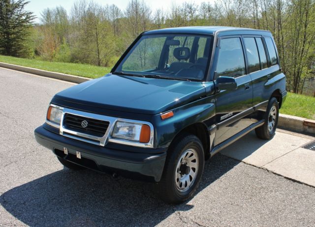 1995 Suzuki Sidekick NO RESERVE 58k miles Clean Carfax 4x4 - photo 8