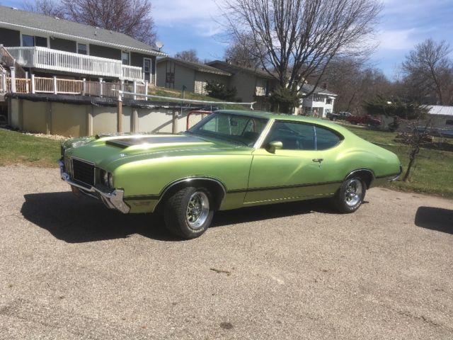 No reserve 72 cutlass s w30 z28 trans am hood like a Chevelle 1972 Oldsmobile Cutlass W30 442