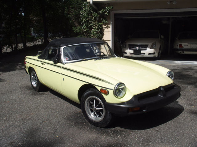 No Reserve! 79k NO RUST runs and looks great! convertible! NO RESERVE 1976 MG MGB