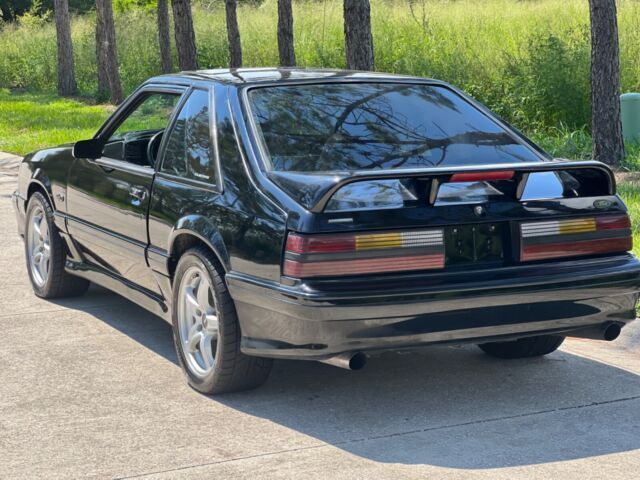 1988 Ford Mustang GT - photo 2