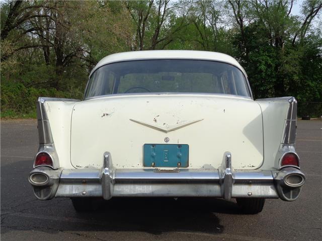 1957 Chevrolet Bel Air/150/210 EXTREMELY CLEAN NO RUST NO TITLE - photo 4