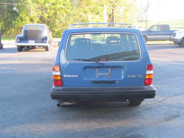 1989 Volvo 240 5 Speed Wagon - photo 6