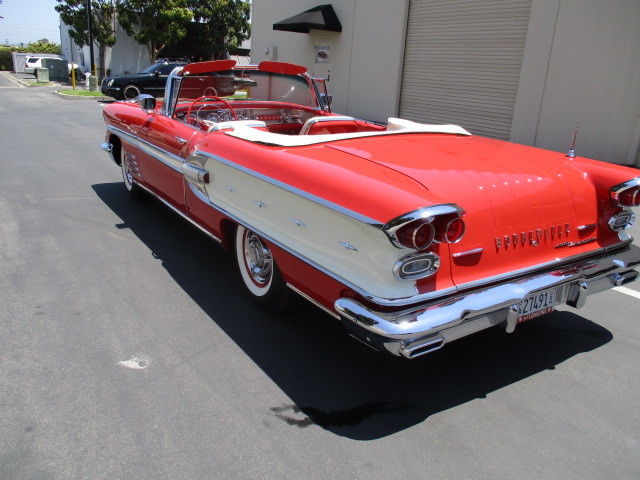 1958 Pontiac Bonneville Red and White leather bucket seats - photo 6
